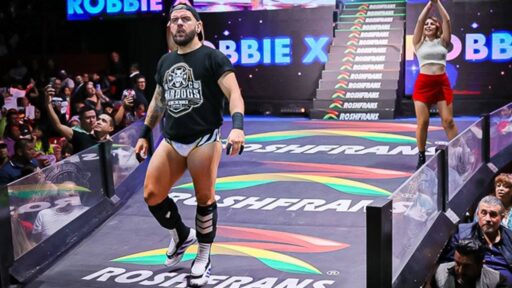 Michael Oku y Robbie X unen fuerzas