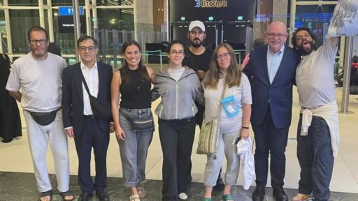 Seis mexicanos de la Flotilla Sumud hacen escala en Estambul rumbo a México