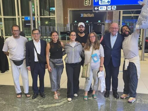 Seis mexicanos de la Flotilla Sumud hacen escala en Estambul rumbo a México
