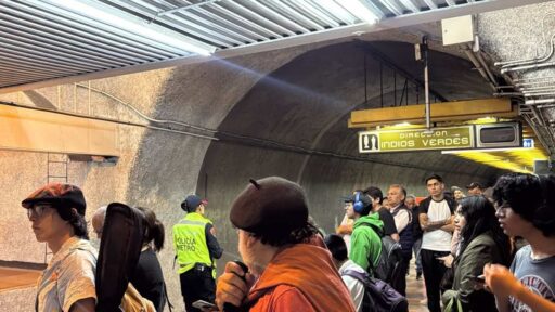 Reportan vagones del Metro CDMX tomados por protestantes, hoy en Línea 3