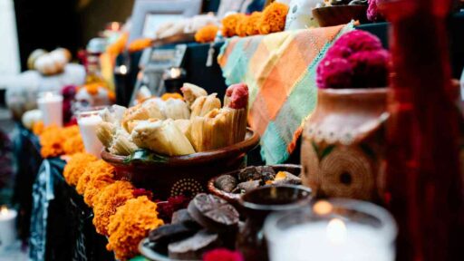 ¿Qué platillos colocar en la ofrenda de Día de Muertos? Los que no pueden faltar en el altar