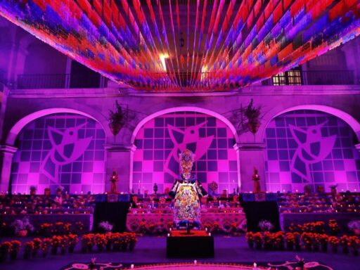 Un puente de flores y memorias: Ofrenda Monumental del Palacio de Gobierno del Edomex