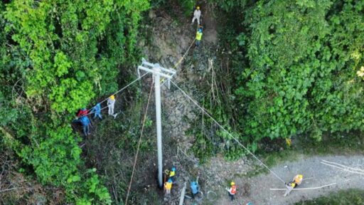 CFE restablece al 100% servicio a usuarios del oriente del país tras lluvias