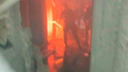 Policías de CDMX rescatan a hombre entre llamas tras explosión en Álvaro Obregón