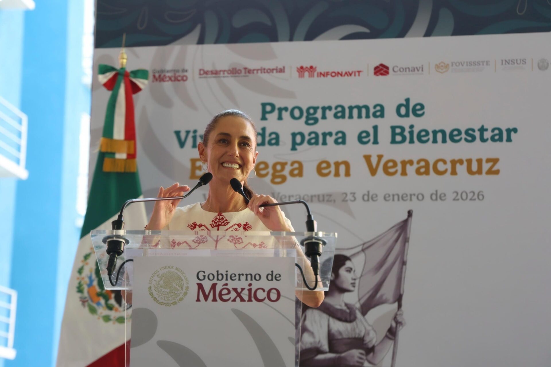 Sheinbaum entrega Viviendas del Bienestar en Veracruz; Infonavit denuncia irregularidades en créditos | El Universal