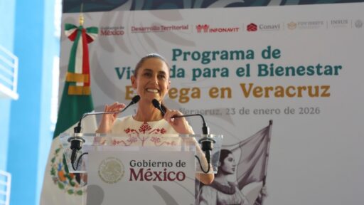 Sheinbaum entrega Viviendas del Bienestar en Veracruz; Infonavit denuncia irregularidades en créditos | El Universal