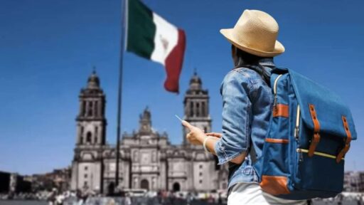 Desciende el ingreso de turistas internacionales a México 0.7% durante 2025