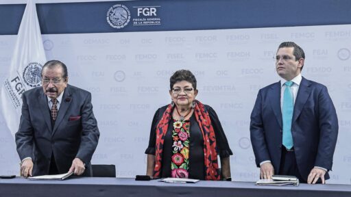 Gobierno y fiscalía avientan caballería contra Ken Salazar