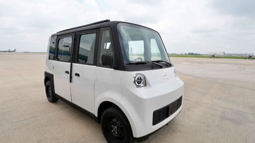 Olinia aún no está a la venta y ya quieren ‘tunearlo’: Expertos piden cambios en auto eléctrico mexicano