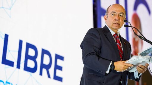 Felipe Calderón asegura que ‘el crimen organizado y no la oposición’ es la amenaza para México