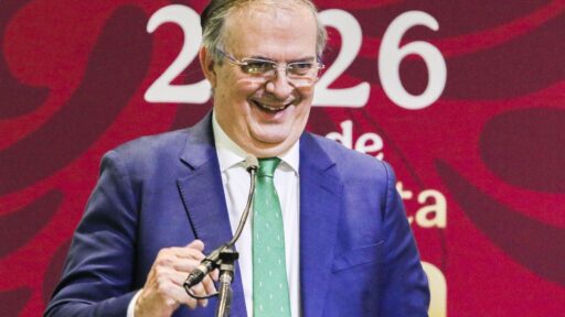 La ‘motosierra’ de Ebrard: México purga proveedores de acero asiáticos por plantas inexistentes