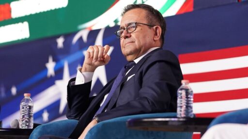México no debe apostar a una derrota de Trump para mejorar la relación comercial con EU: Guajardo